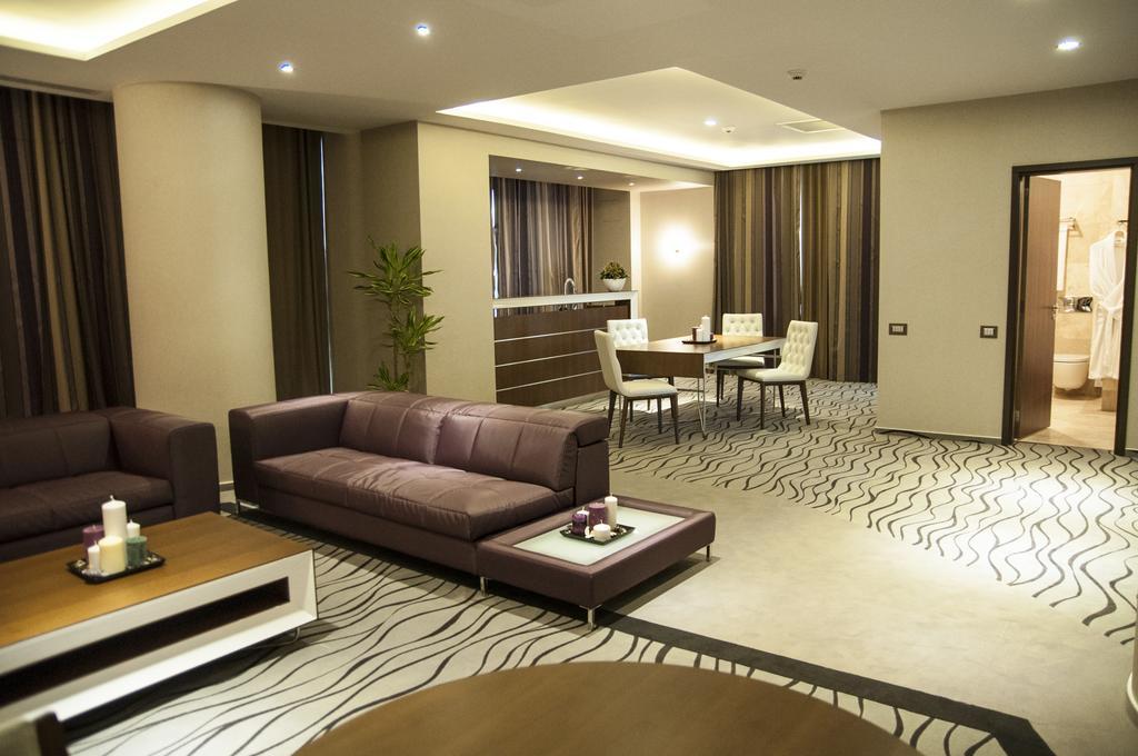 Premier Palace Spa Hotel Bukurešť Exteriér fotografie A suite at the hotel